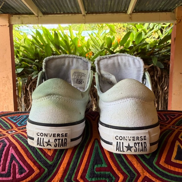 Converse Chuck Taylor All Star Madison Low White Sneakers Size Womens 7 557971F - Picture 4 of 7